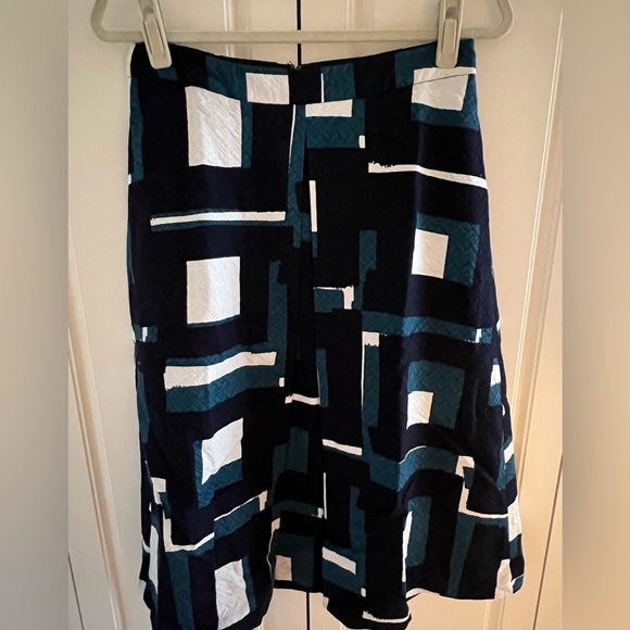 Women’s Banana Republic High Waisted Geometric Midi Skirt, Size 6 - Picture 7 of 15